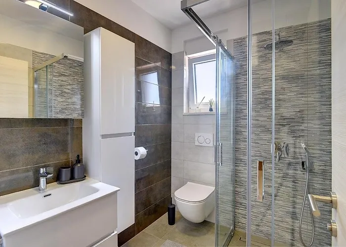 House Mauro 펜션 Ližnjan