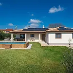 House Mauro 別荘 Ližnjan